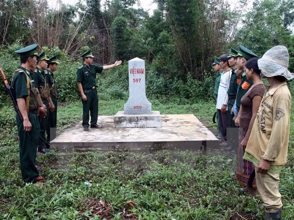 La création au service de la solidarité Vietnam-Laos-Cambodge ảnh 1