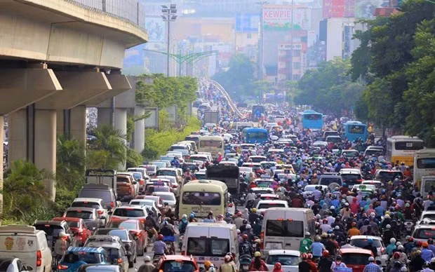 Hanoï dépense plus de 80 millions de dollars pour assurer la sécurité routière ảnh 1
