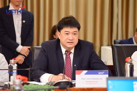 L'Université des sciences et technologies de Hanoï tient son 8e Conseil d'université ảnh 2
