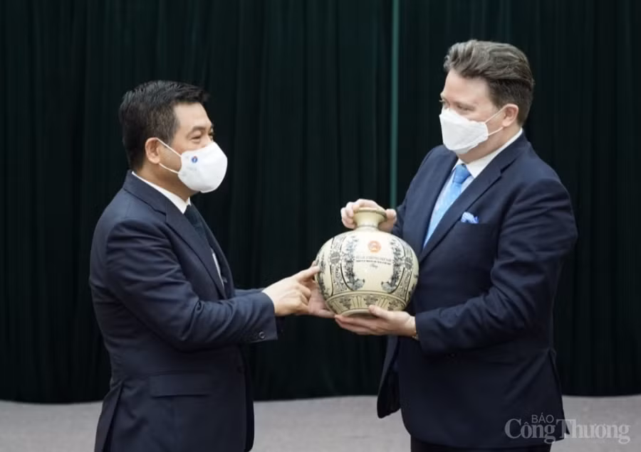 Le Vietnam et les Etats-Unis réfléchissent à rehausser leur partenariat ảnh 3