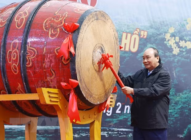 Le président de la République lance la Fête de plantation d’arbres à Phu Tho ảnh 1