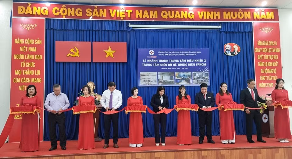 Mise en service du 2e centre de contrôle du réseau électrique à Hô Chi Minh-Ville ảnh 2