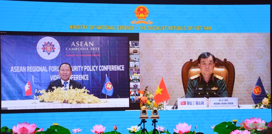 Le Vietnam à la 19e Conférence sur les politiques de sécurité du Forum régional de l'ASEAN ảnh 1