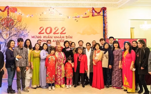 Des Vietnamiens en Tanzanie et au Maroc fêtent le Nouvel An lunaire du Tigre 2022 ảnh 2