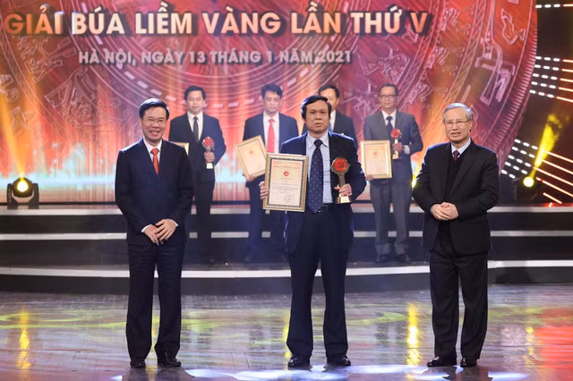 Prix « Marteau et Faucille d’or » 2021 : pour le renforcement de l’édification du Parti ảnh 1