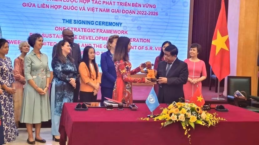 Vietnam-ONU: signature d’un document-cadre stratégique de coopération pour le développement durable ảnh 1
