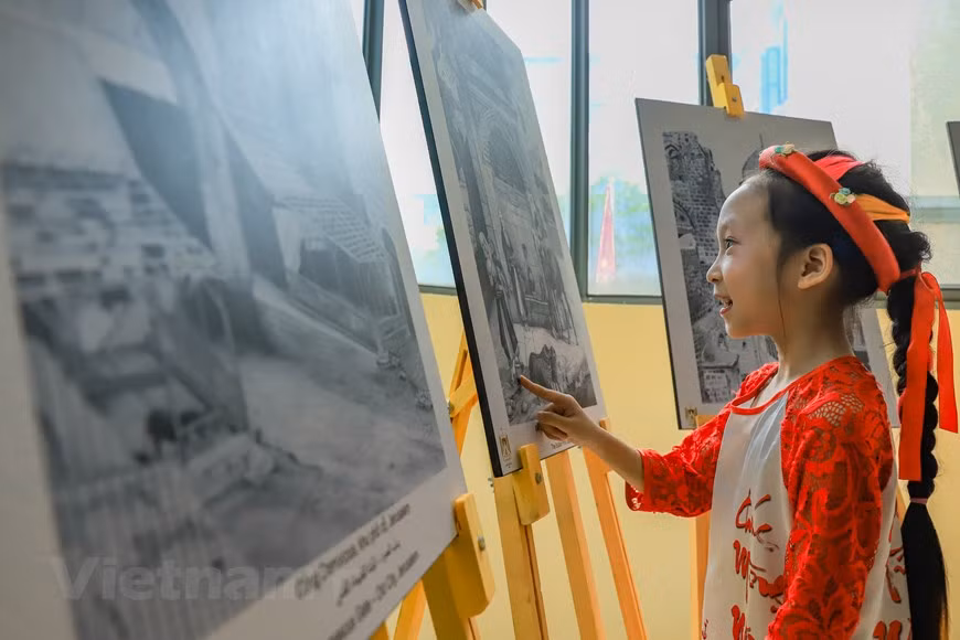 Expo de peintures à l'occasion de la Journée internationale de solidarité avec le peuple palestinien ảnh 3