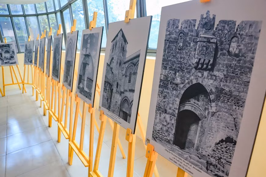 Expo de peintures à l'occasion de la Journée internationale de solidarité avec le peuple palestinien ảnh 1