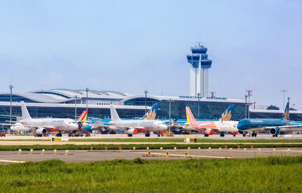 Aviation : ajuster les créneaux horaires à l'aéroport de Tan Son Nhat ảnh 1