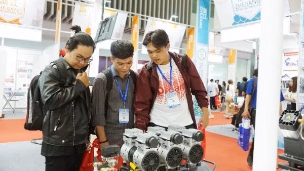 Exposition commerciale internationale & foire des produits d’exportation du Zhejiang au Vietnam ảnh 1