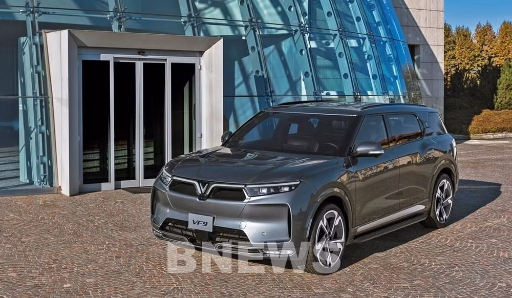 VinFast coopère avec le groupe japonais Renesas pour fabriquer des véhicules électriques ảnh 2