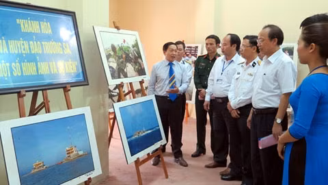 L’exposition itinérante sur Hoàng Sa et Truong Sa arrive à Thai Nguyen ảnh 1