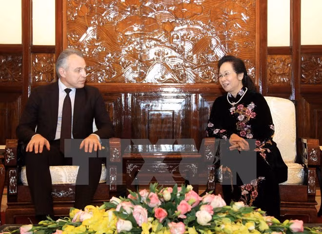 La délégation syndicale de la Biélorussie reçue par la vice-présidente Nguyen Thi Doan ảnh 1