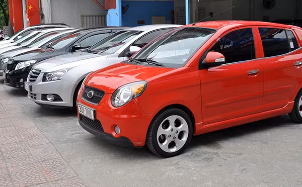 L’importation d’automobiles connaît une hausse fulgurante en 10 mois ảnh 1