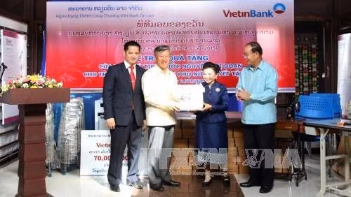Le Vietnam aide le Laos dans l’apprentissage d’un métier aux femmes handicapées ảnh 1
