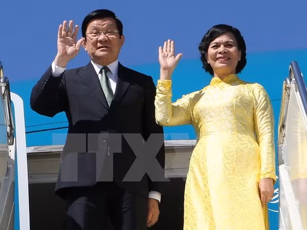 Truong Tan Sang part pour le 23e Sommet de l’APEC aux Philippines ảnh 1