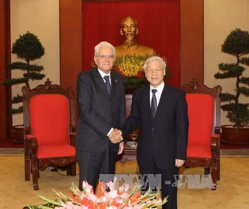 Les dirigeants vietnamiens reçoivent le président italien ảnh 1