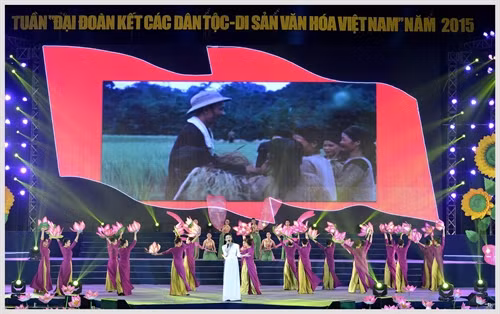 Ouverture de la semaine “Grande solidarité des ethnies – Patrimoine culturel du Vietnam" ảnh 2