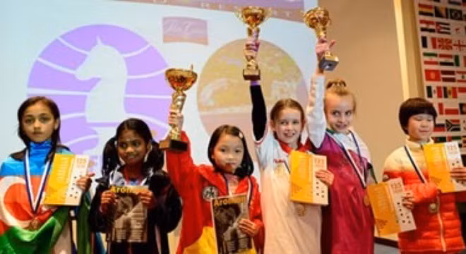 Echecs : Nguyen Le Cam Hien triomphe au Championnat du monde junior ảnh 1