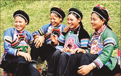 Des traits culturels originaux de l’ethnie Bô Y ảnh 1