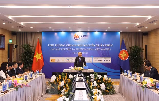 Le PM Nguyen Xuan Phuc rencontre les sponsors du 37e Sommet de l'ASEAN ảnh 1