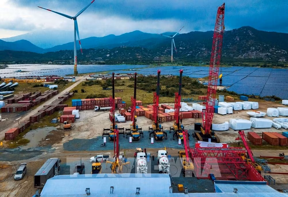 Coopération pour le développement d'énergies renouvelables entre Trungnam Group et Sany Group ảnh 1