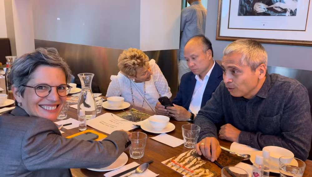 Un diner solidaire pour une victime de l’agent orange à Paris ảnh 2