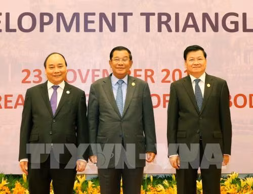Le P​M vietnamien termine sa participation au 9e Sommet CLV ảnh 1