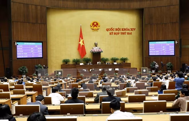 Les députés débattent des projets de loi sur le tourisme et l’assistance aux PME ảnh 1