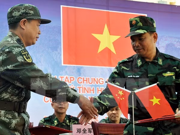 Le Vietnam et la Chine organisent un premier exercice contre le terrorisme ảnh 1