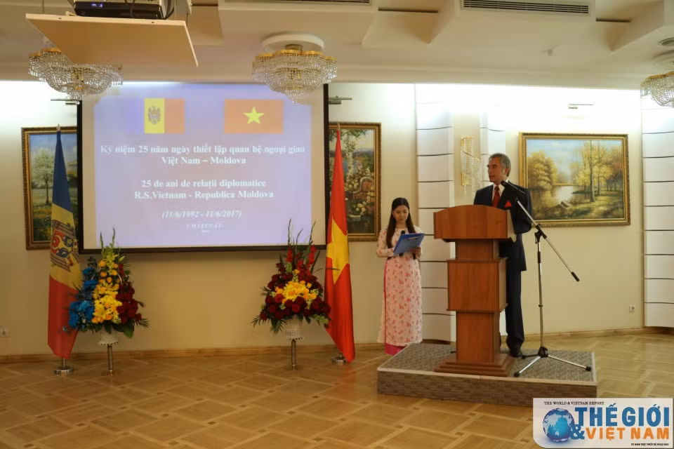 Célébration des 25 ans de relations diplomatiques entre le Vietnam et la Moldavie ảnh 1