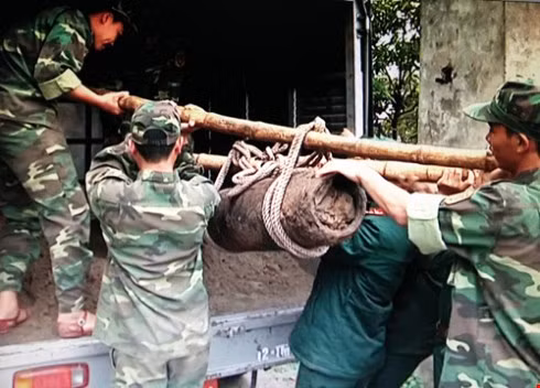 Une bombe de 250 kg découverte à Hung Yen ảnh 1 Une bombe de 250 kg découverte à Hung Yen ảnh 1