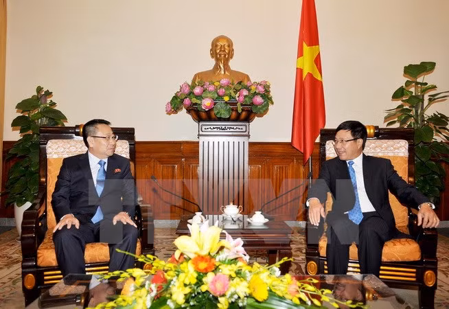 Le vice-Premier ministre Pham Binh Minh reçoit l'ambassadeur de RPDC ảnh 1