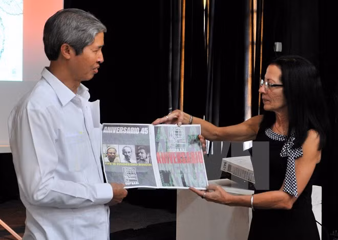 Rencontre à l'occasion des 55 ans des relations diplomatiques Vietnam – Cuba à La Havane ảnh 1