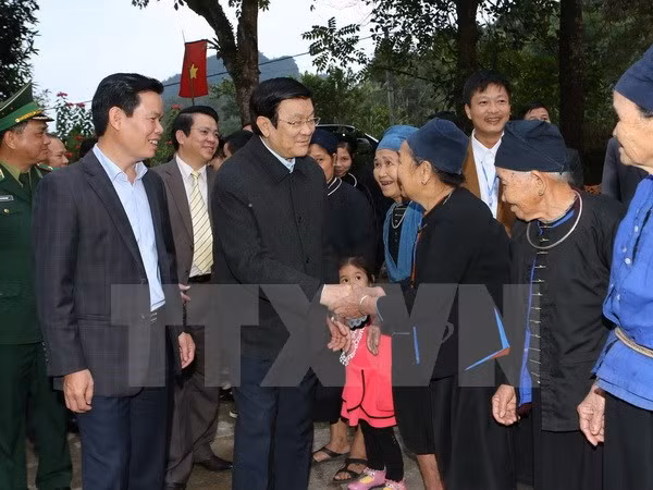 Le président Truong Tan Sang en tournée dans la province de Ha Giang ảnh 1