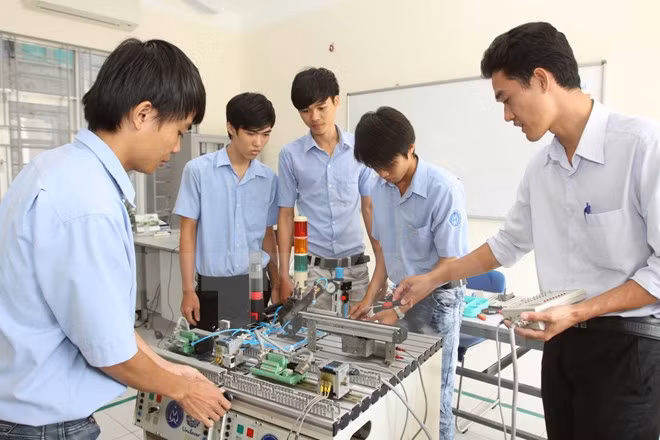 Formation professtionnelle : le Vietnam cherche à mieux s'intégrer à l'ASEAN ảnh 1