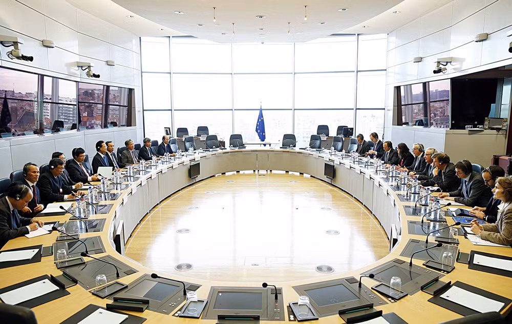 Le PM Nguyen Tan Dung s'entretient avec le président de la Commission européenne ảnh 1