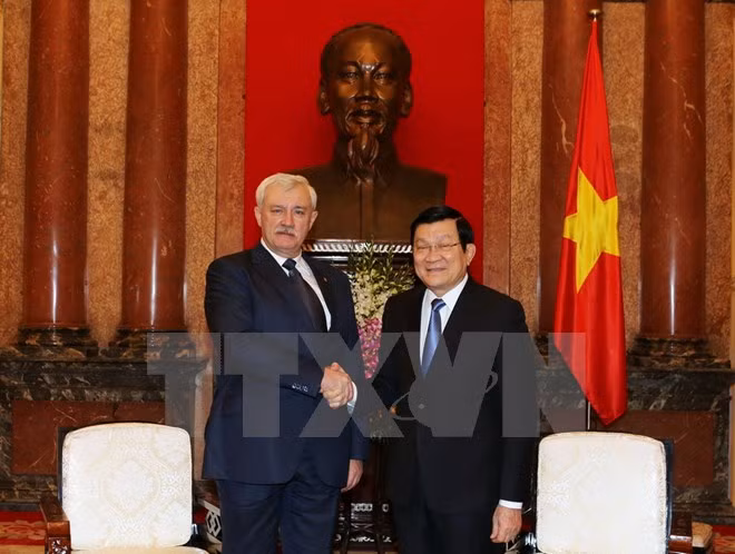 Le président Truong Tan Sang reçoit le gouverneur de Saint-Pétersbourg ảnh 1