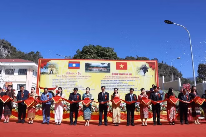La visite du PM lao au Vietnam créera un nouvel élan pour les relations bilatérales ảnh 2