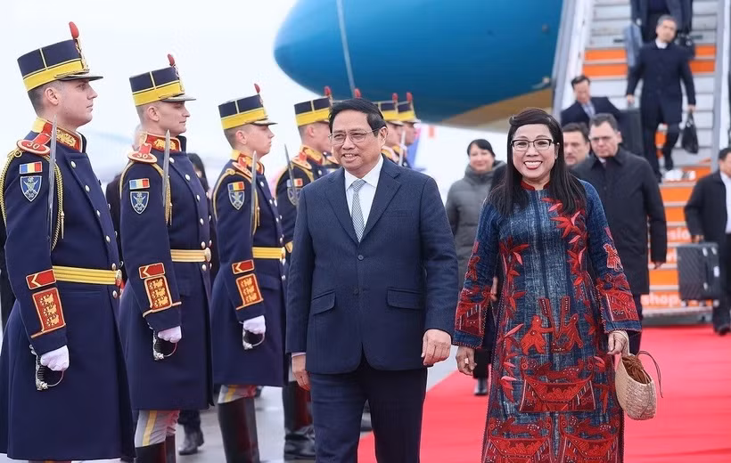 La presse hongroise et roumaine apprécient la visite du PM Pham Minh Chinh ảnh 2