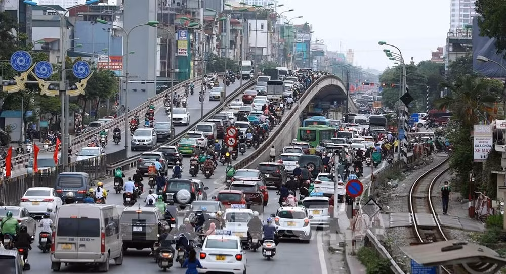 Hanoi utilise les drones à caméra pour faire réduire les embouteillages ảnh 1