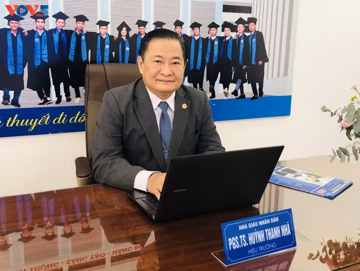 Huynh Thanh Nha, un enseignant du peuple ảnh 1 Huynh Thanh Nha, un enseignant du peuple ảnh 1