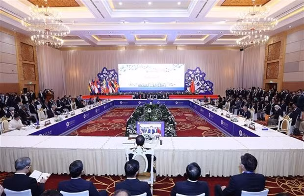 Les dirigeants de l'ASEAN et de la Chine discutent de mesures pour promouvoir les relations ảnh 1