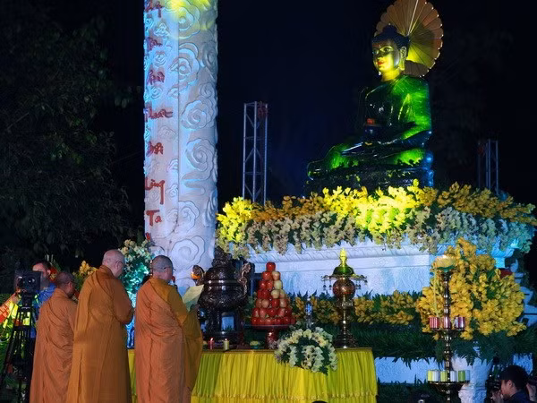 Hai Phong accueille la statue du Bouddha de Jade pour la paix universelle ảnh 1