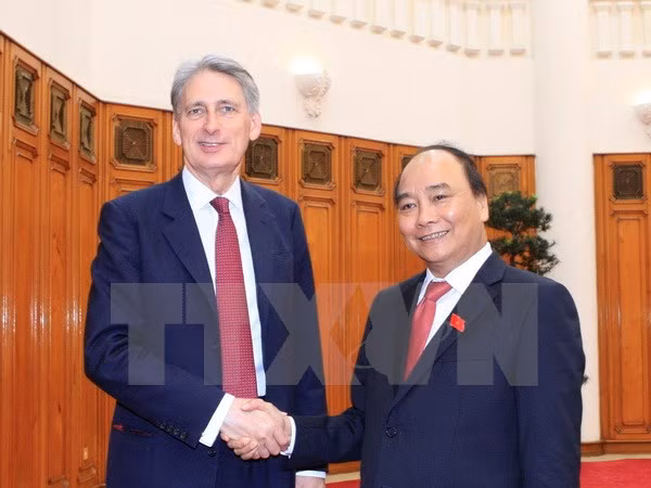 Le PM Nguyen Xuan Phuc plaide pour les liens Vietnam-Royaume-Uni ảnh 1