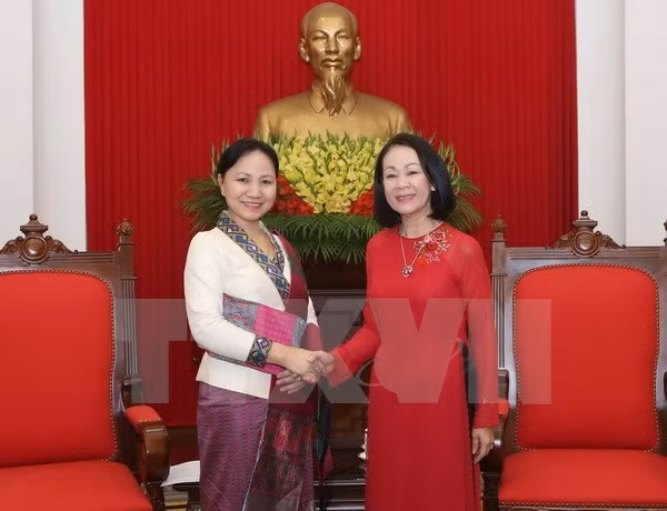 Des femmes laotiennes reçues par un responsable vietnamien ảnh 1