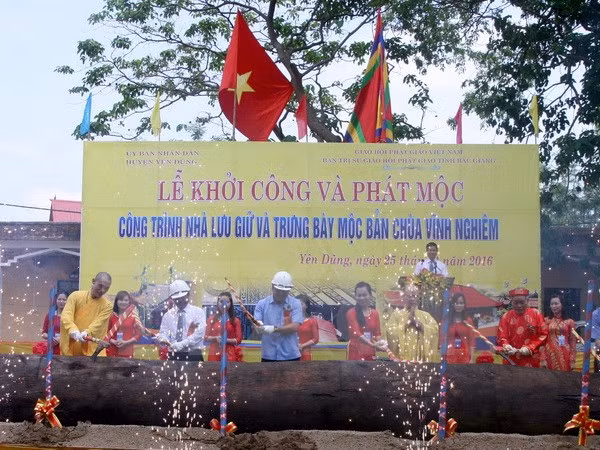 Mise en chantier d’une maison d’exposition sur les tablettes en bois de Vinh Nghiem ảnh 1