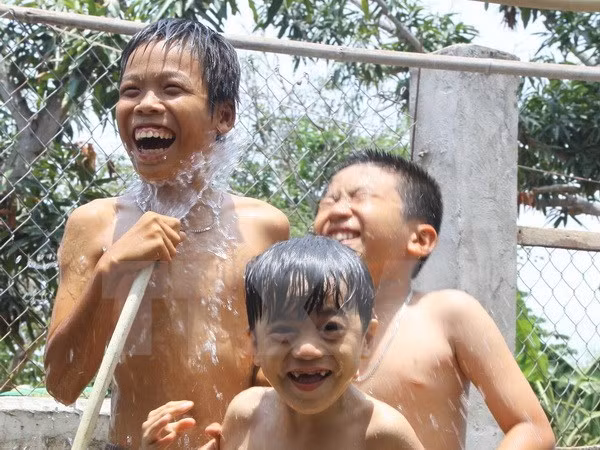 LDSC soutient la construction d'un réseau d'eau courante à Hoa Binh ảnh 1