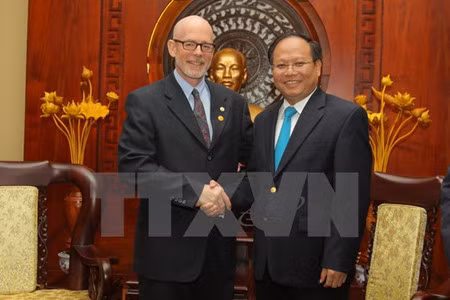 Le président du Parti communiste des Etats-Unis à Ho Chi Minh-Ville ảnh 1