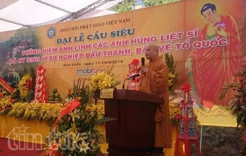 A Cao Bang, une messe de requiem pour les héros morts pour la Patrie ảnh 1